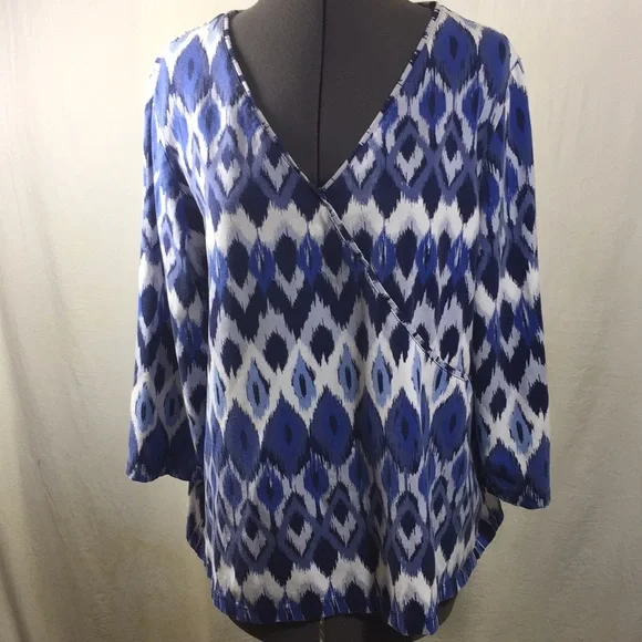 Ruby Rd. Blue and White Patterned Top - Picture 1 of 8